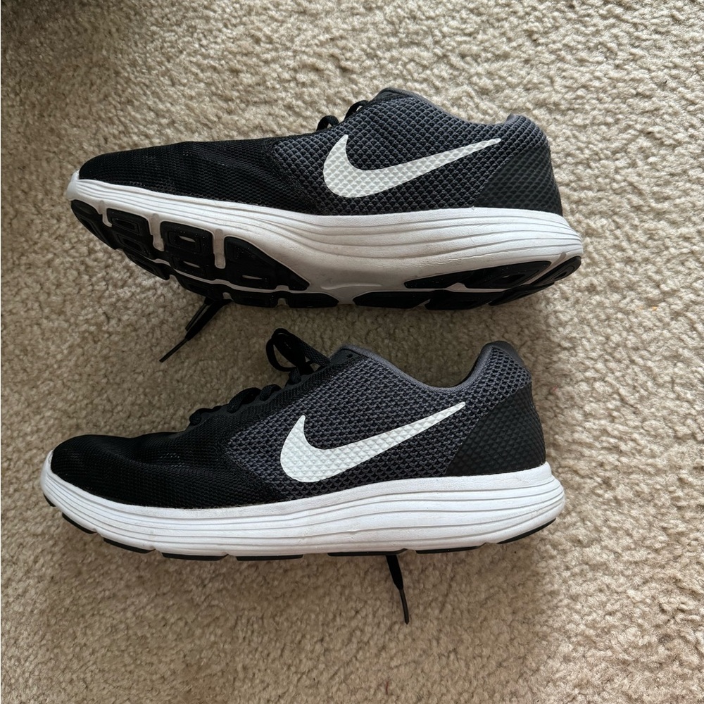 Nike Revolution 3